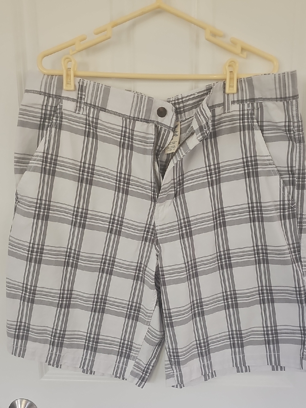 Faded Glory White & Gray Plaid Flat-Front Men's Shorts